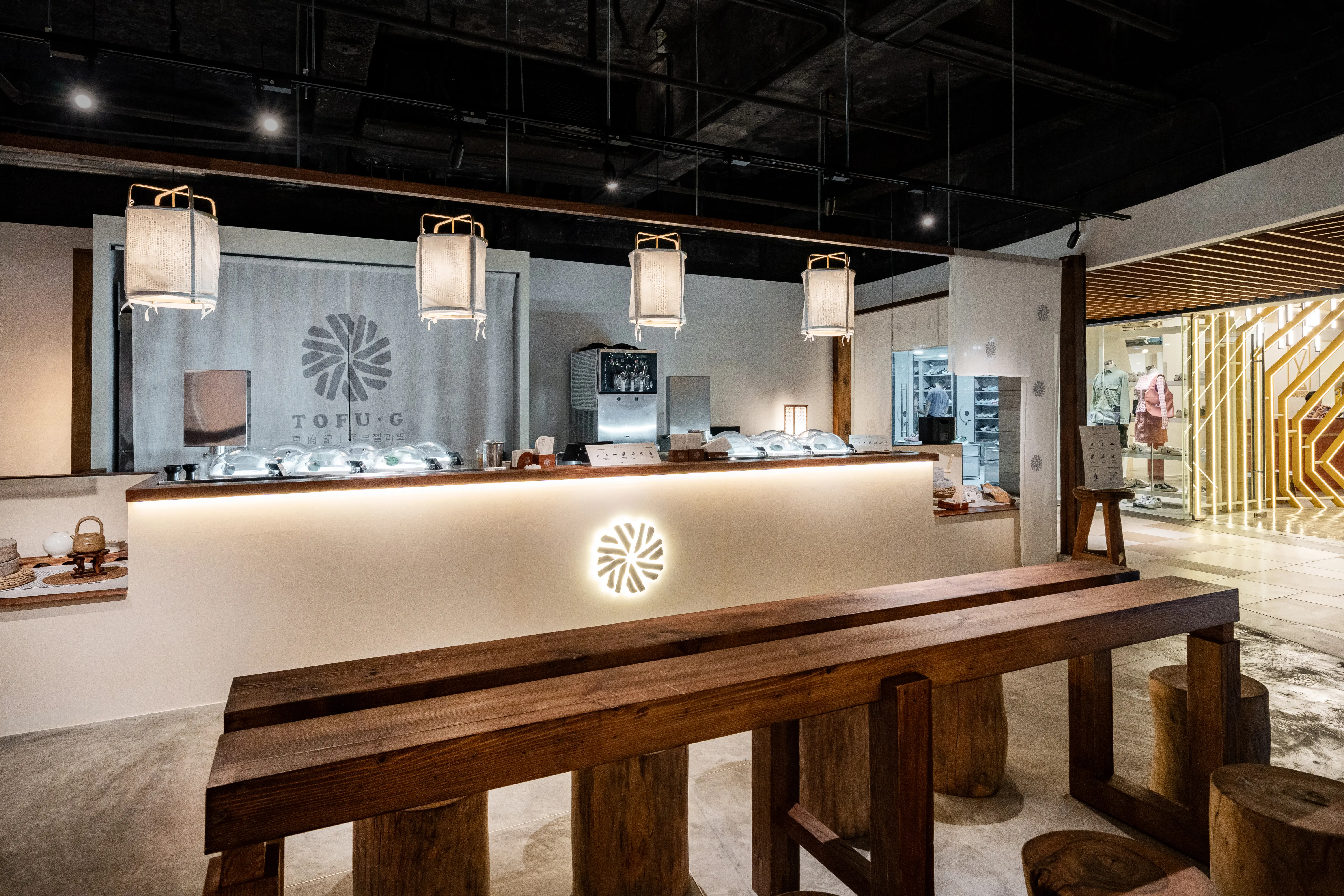 Mandarin Gallery Interior